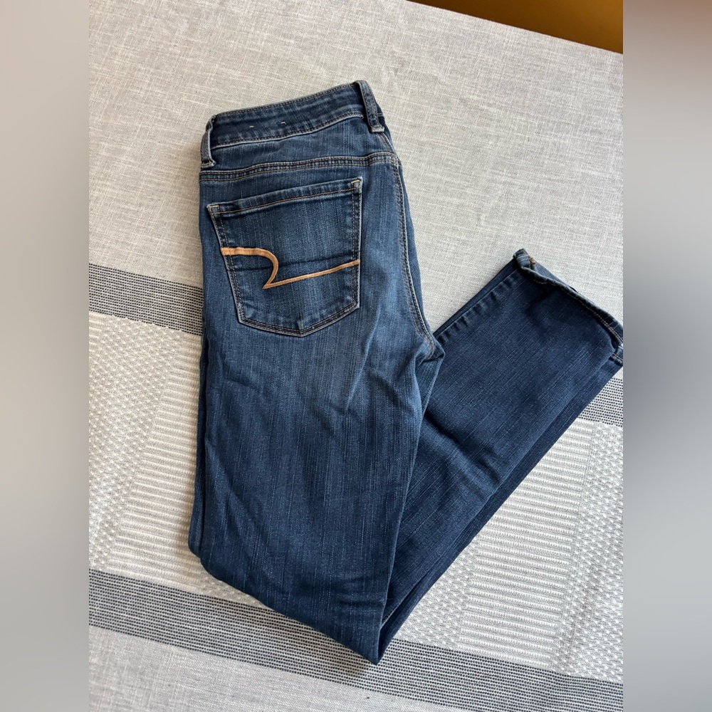 Dark wash American eagle skinny jeans